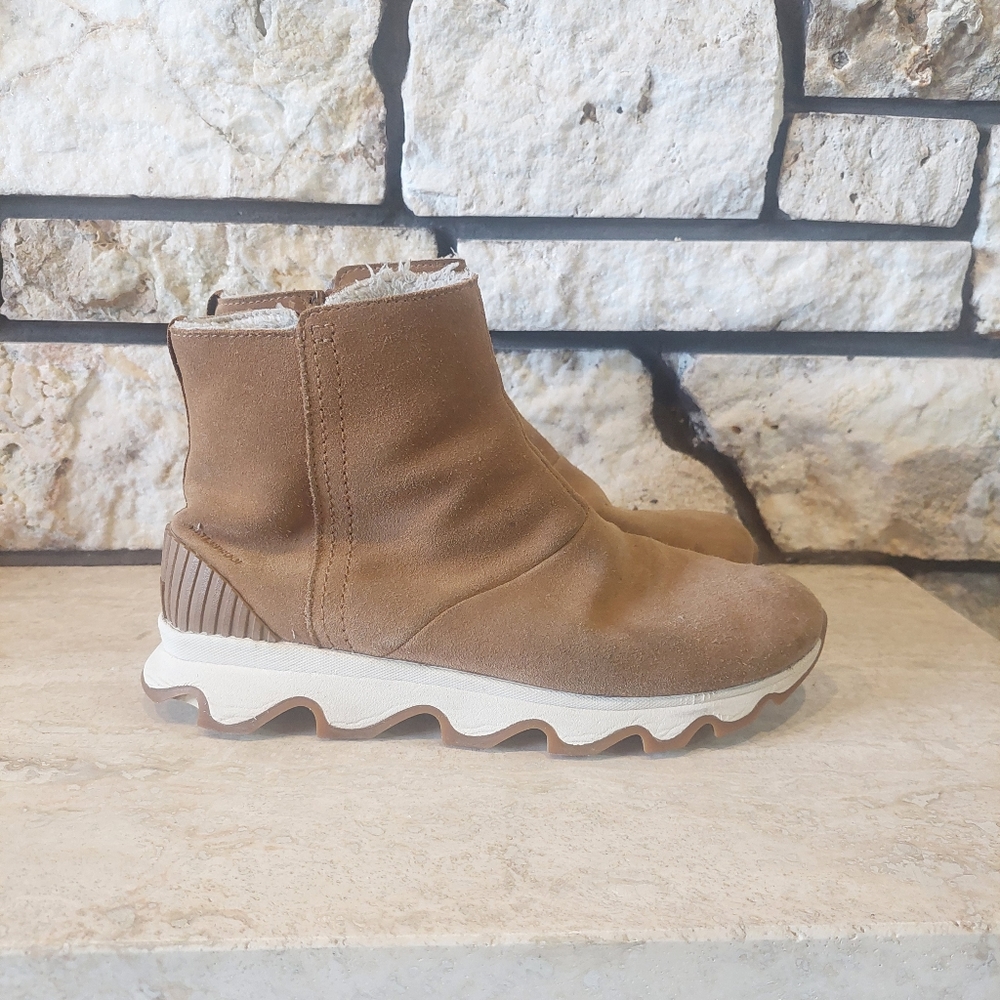 Sorel kenetic short ankle camel tan suede women's size 9.5